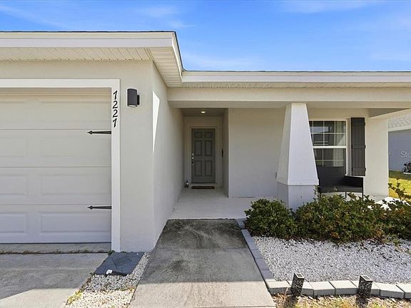 2nd image of 7227 Victoria Rd