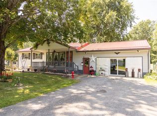 2494 Mahan Denman Rd NW, Bristolville, OH 44402