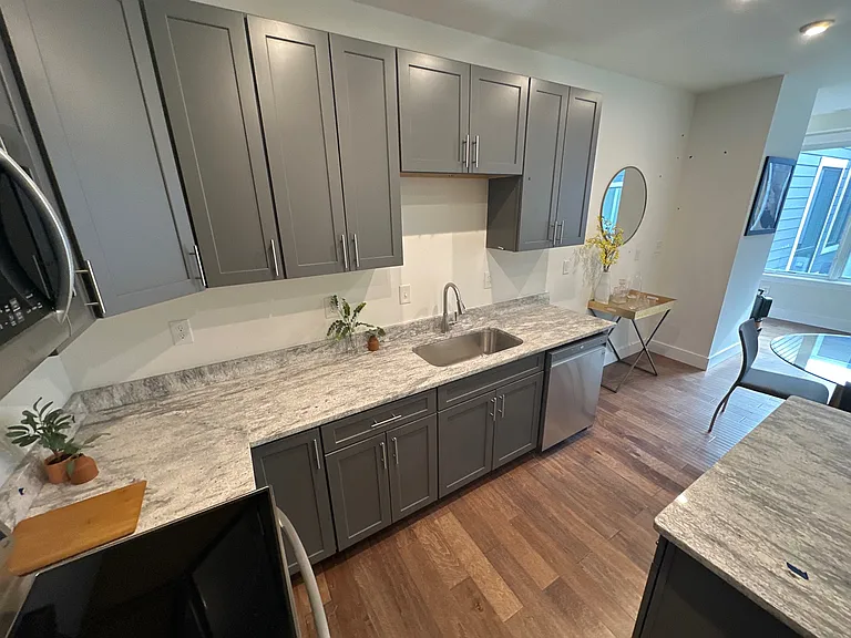 1940 3rd St NE #14 — Photo 4