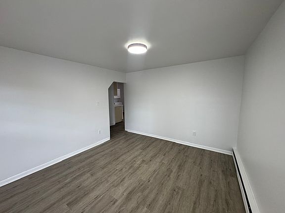5th image of 119 W Main St APT 3