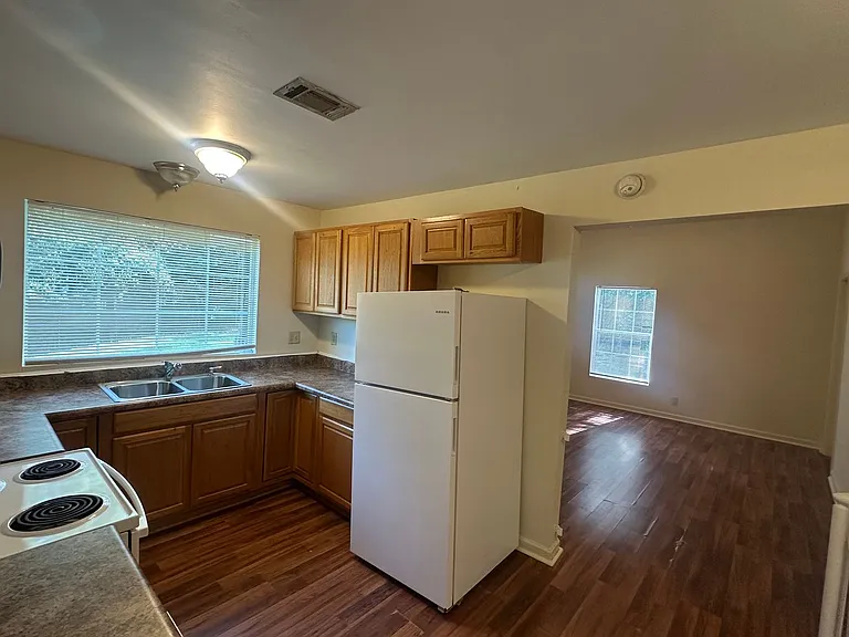 2107 Airport Rd — Photo 16