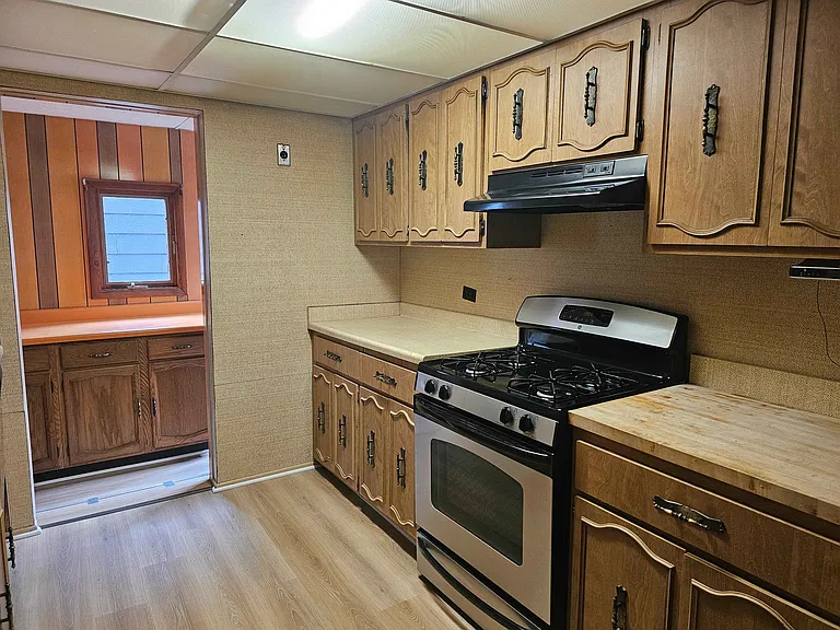 303 W Hawley St — Photo 9