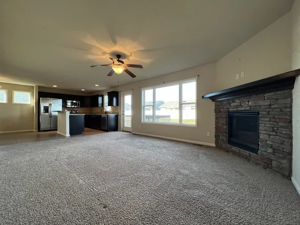 9565 Red Sunset Ct, West Des Moines, IA 50266