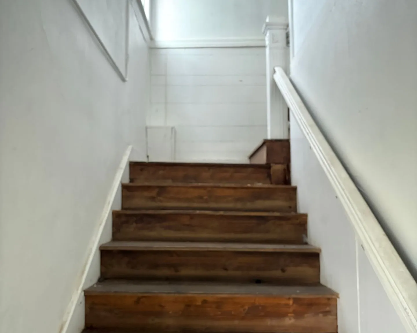 724 W Elm St — Photo 4
