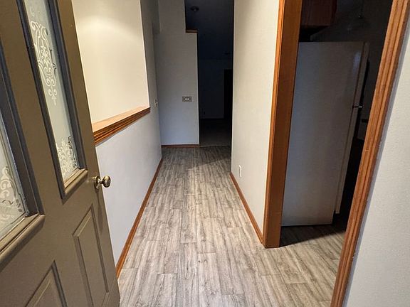 3rd image of 1053 N Wuthering Hills Dr