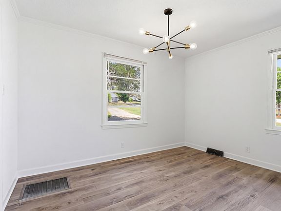 4th image of 49 Foxhall Rd