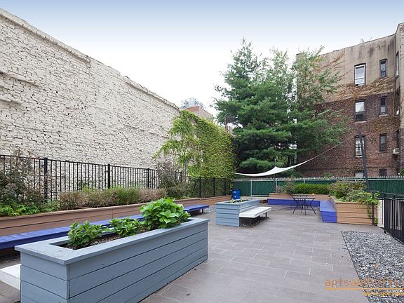 149 Huron Street Common Deck