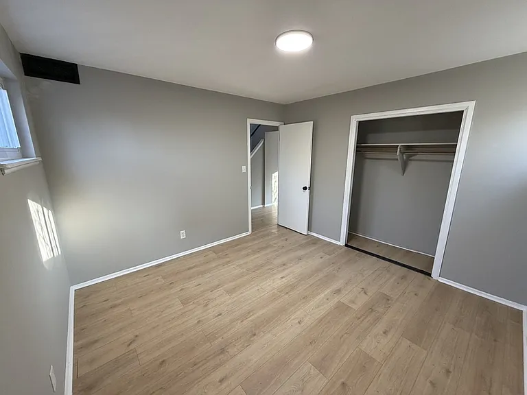 4300 E 175th St — Photo 36