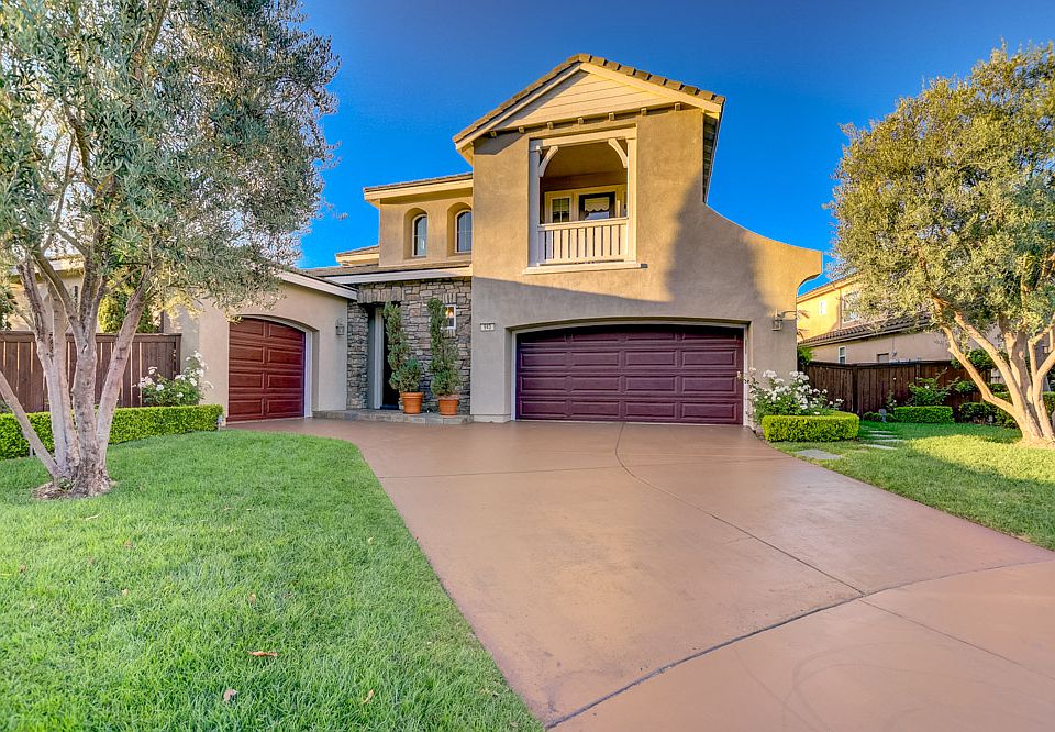 1st image of 943 Stoneridge Way