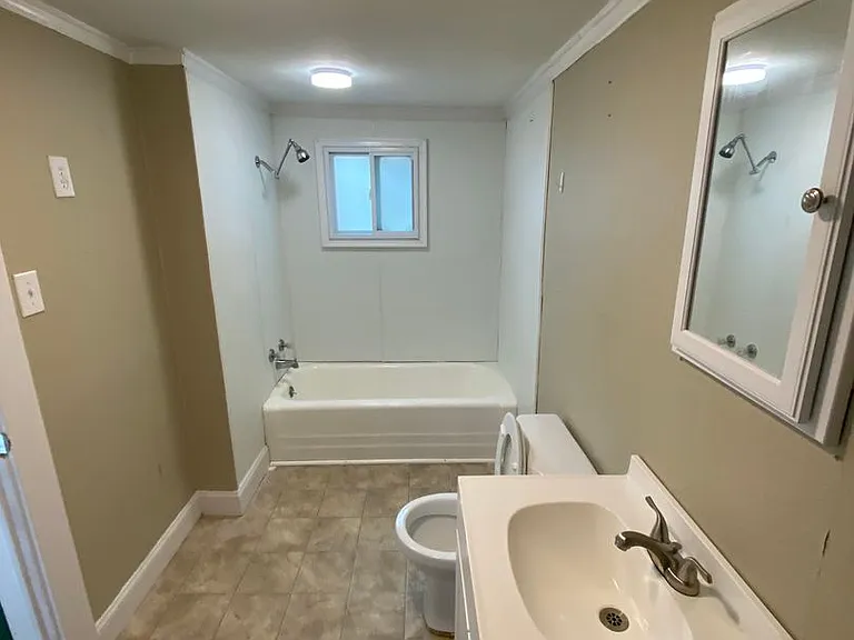 1404 Rosewood Ln — Photo 14