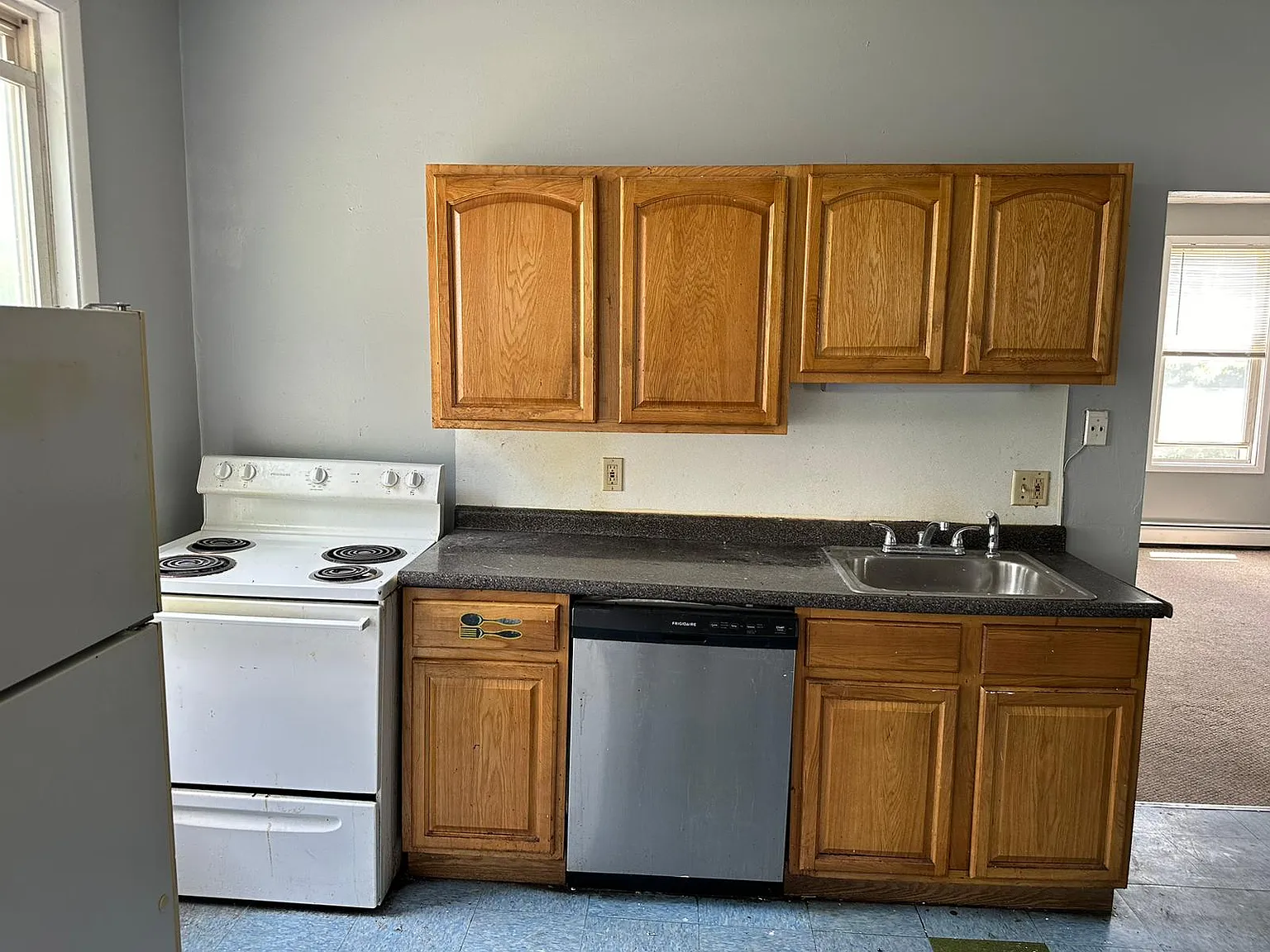 3 bed, 600 sqft, $1,799 — Photo 2
