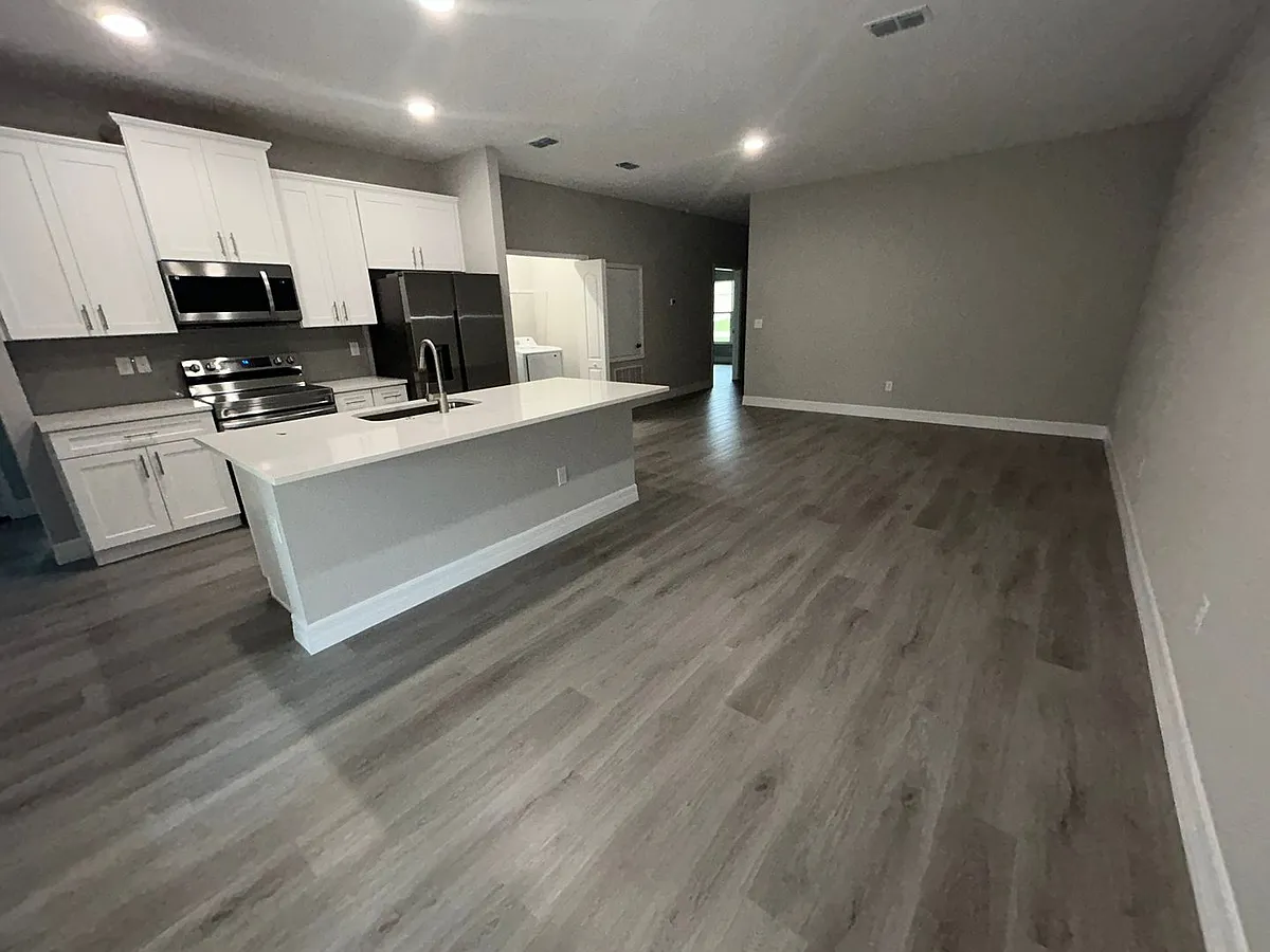 Building Photo - 13616 SW 61st Cir #1
