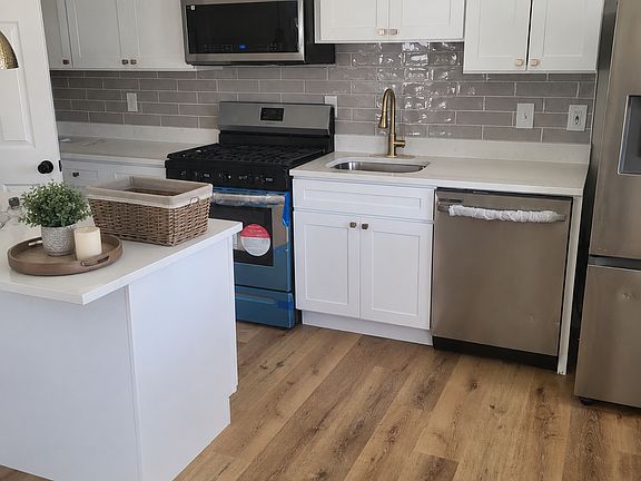 Kitchen with Island