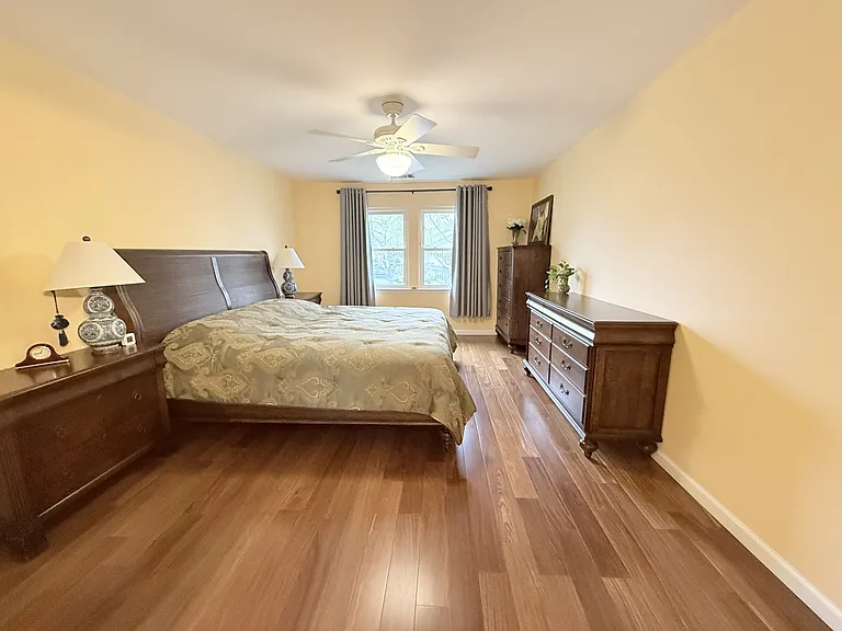 21 Manors Dr — Photo 12
