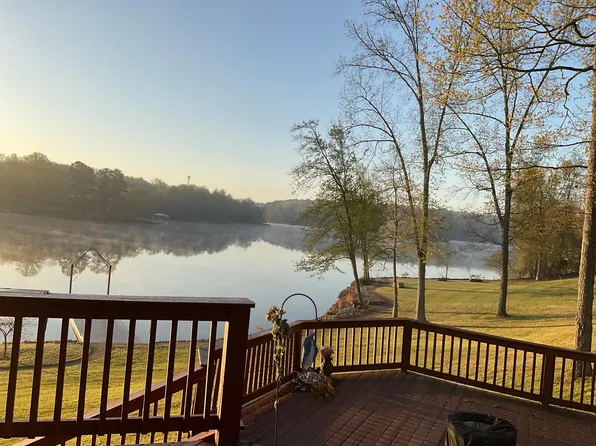 220 Hickory Ln, Lexington, TN 38351
