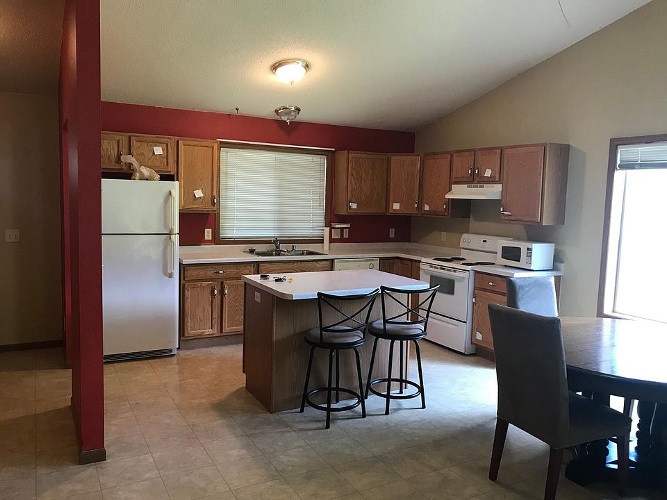 2nd image of 731 Premier Ct
