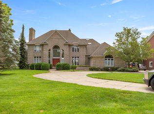 26143 E River Rd, Grosse Ile, MI 48138