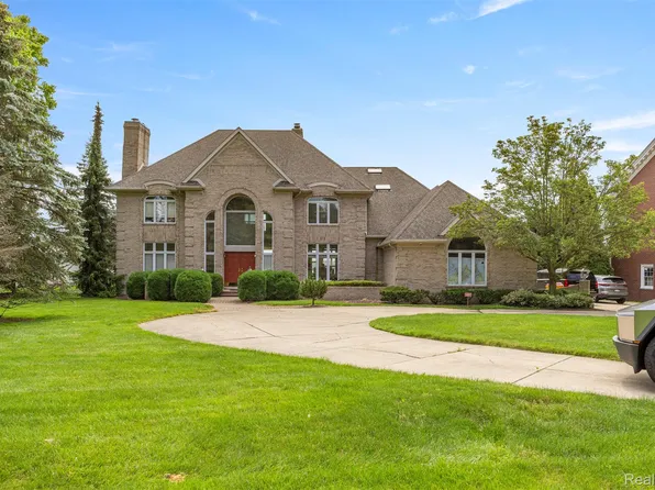 26143 E River Rd, Grosse Ile, MI 48138