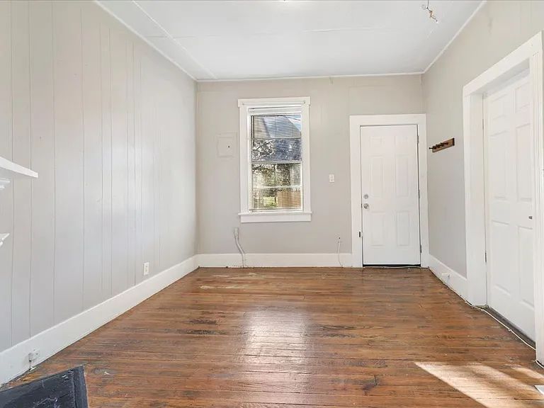 1708 Lennox Ct — Photo 9