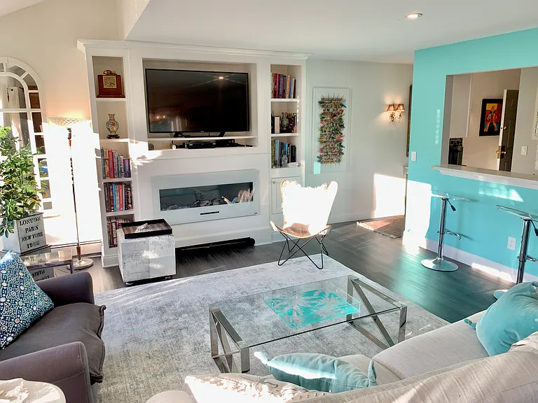 1465 E Putnam Ave #414 — Photo 7