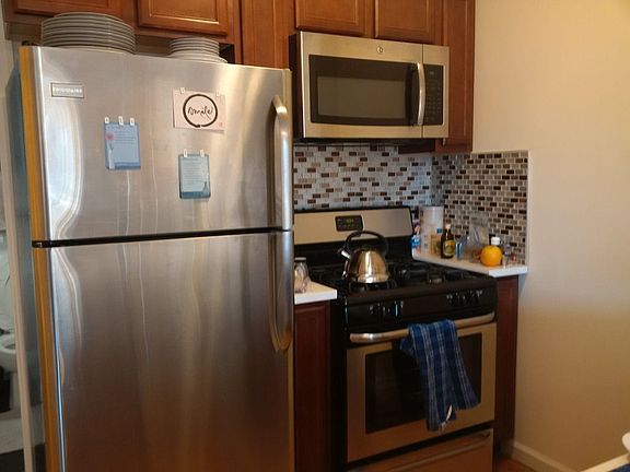 2nd image of 2306 31st Ave APT 3R