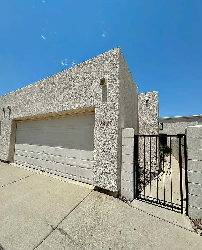 3 bed, 2.0 bath, 1310 sqft, $1,700 — Photo 2