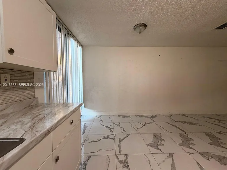 6170 SW 68th St #21 — Photo 2