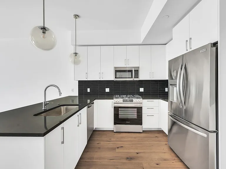 1212 Demonbreun St #1210 — Photo 9