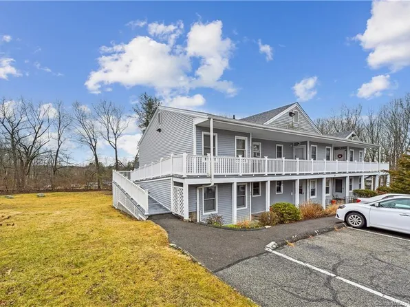 65 Senior Drive #65, Monroe, CT 06468