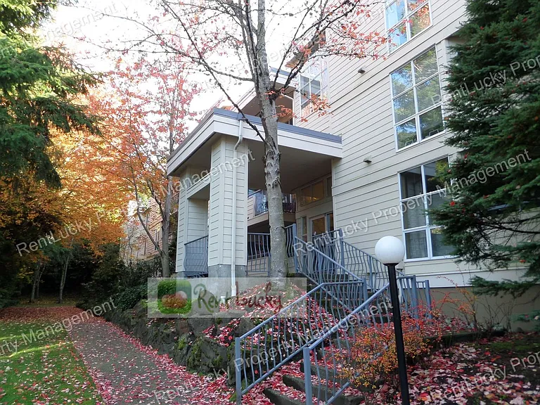 424 102nd Ave SE #202 — Photo 3
