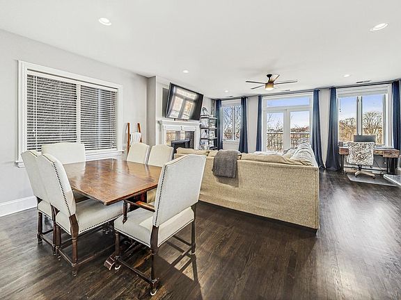 4th image of 3023 N Ashland Ave APT 3S
