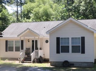 560 Dogwood Ln, Midway, GA 31320