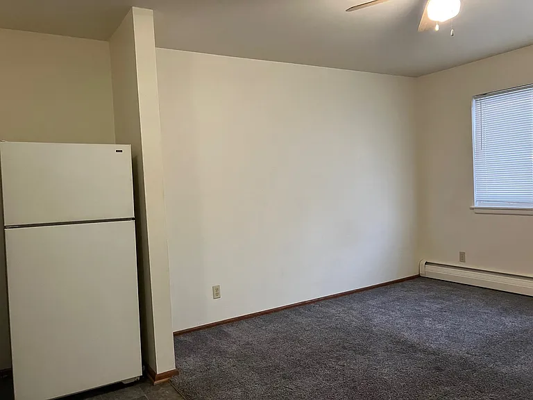 313 E Market St — Photo 5