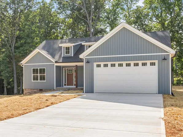 2570 Oakwood Ln, Cookeville, TN 38506