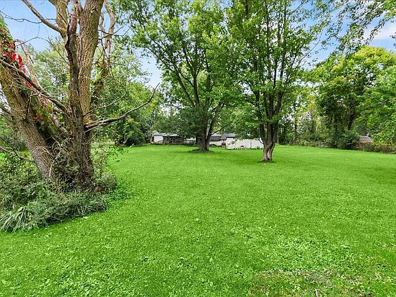 33rd image of 21312 Peoria Loop Rd