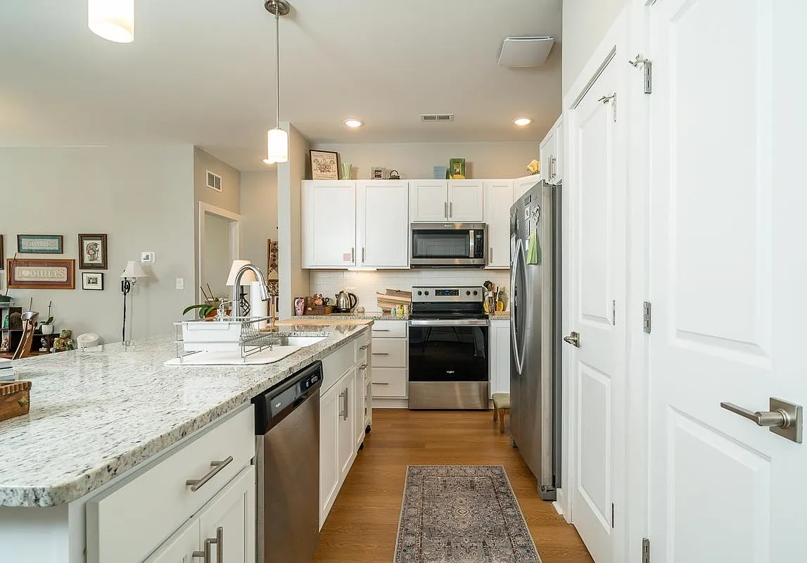 1559 Crownpoint Dr — Photo 4