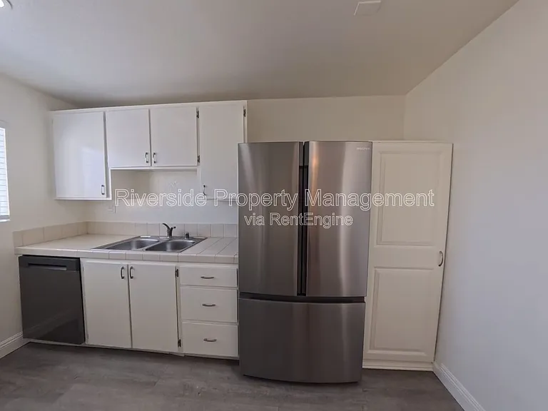 2255 Cahuilla St #105 — Photo 4