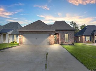 1005 Michelle Dr, Sulphur, LA 70663