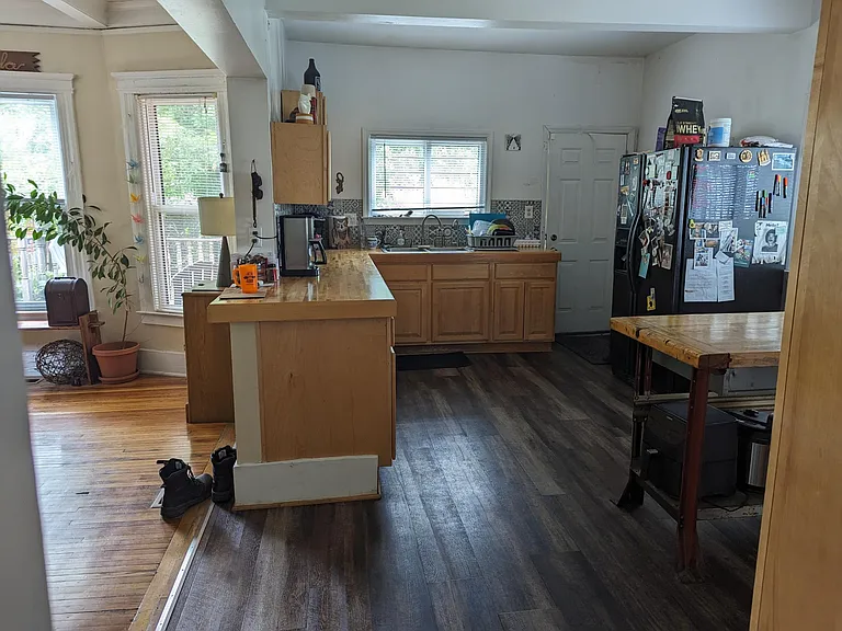 107 Trowbridge St — Photo 10