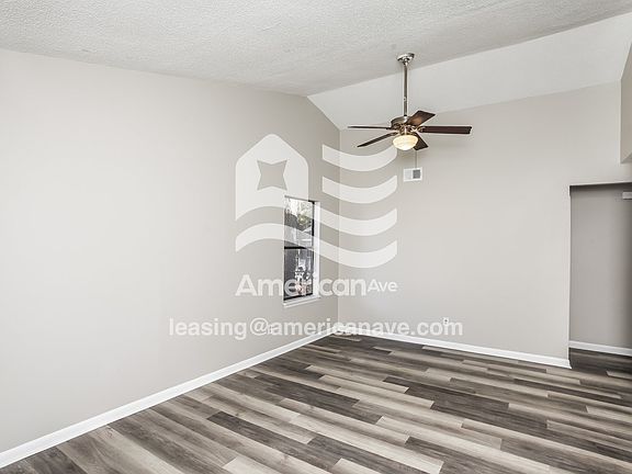 1672_002_wm_-_living_room_13469021.jpg