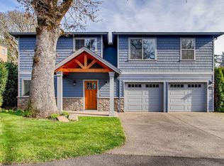 4846 Lower Dr, Lake Oswego, OR 97035