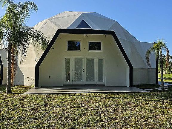 3rd image of 624 Volco Rd