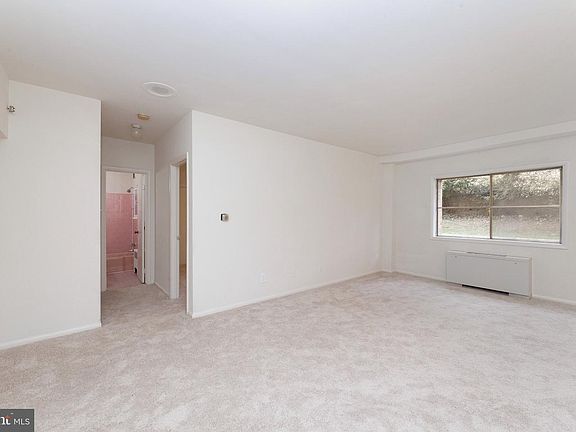 5th image of 750 S Dickerson St APT 4