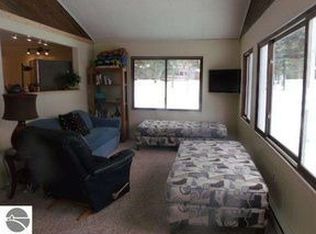 6461 Oak St, Gladwin, MI 48624
