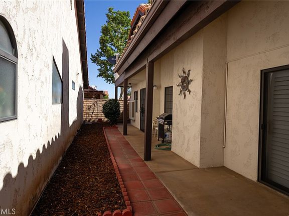 4th image of 19258 Pine Way
