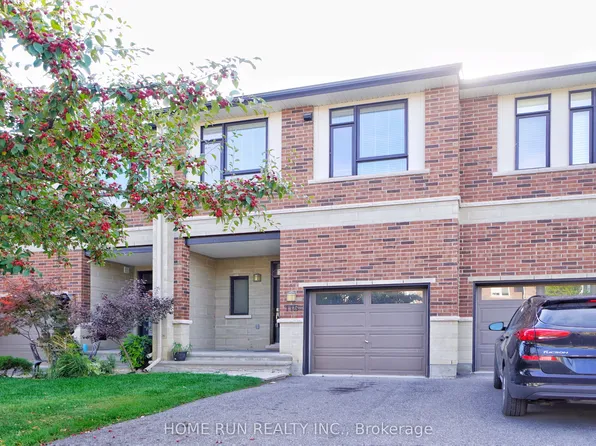 115 Watchhorn Grv, Ottawa, ON K1V 2N3