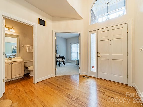 3rd image of 6342 Oxwynn Ln