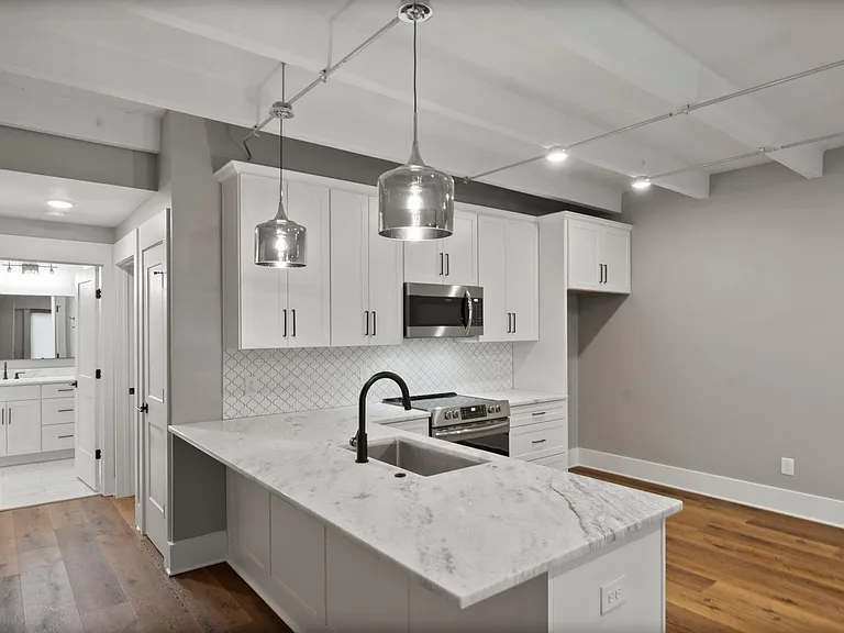 556 N Locust St #111 — Photo 11