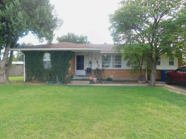 605 Hillcrest Dr, Guymon, OK 73942