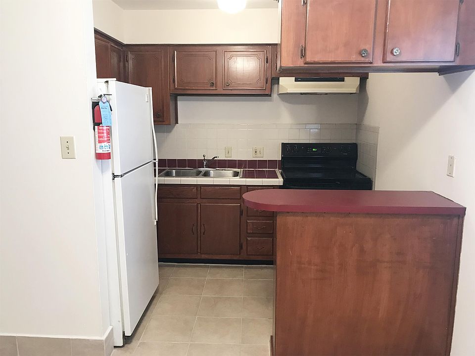 1st image of 4742 Yale St APT 5